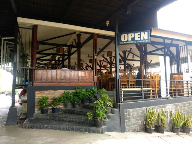 Rumah Makan Karimata | Sentul Bogor