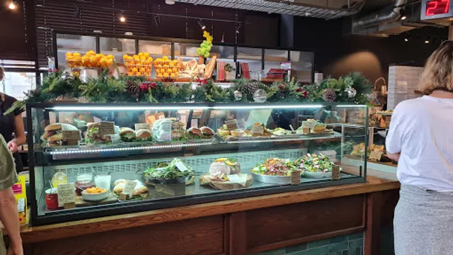 Ripe Deli at Smales farm
