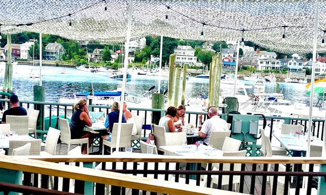 51 Rocky Neck Restaurant