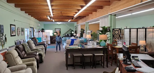 Hennick's Furniture & Sleep Center