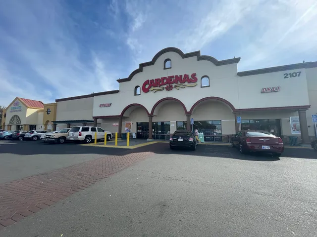 Solano 80 Shopping Center