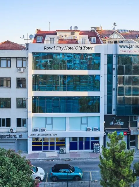 Royal City Old Town / Mini Suite Hotel