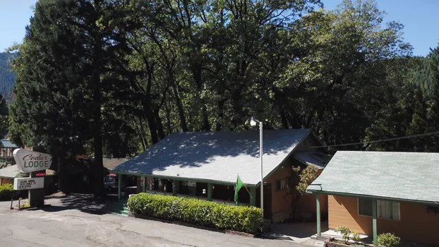Cedar Lodge Motel
