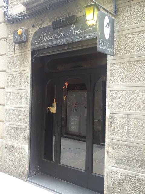 Natalie Capell, Atelier de Moda