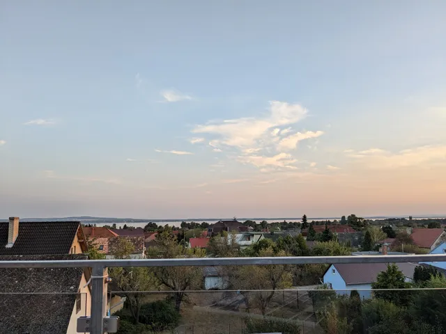 U8 Apartmanház - Kiadó Apartmanház Vonyarcvashegy, Kiadó Apartman Vonyarcvashegy