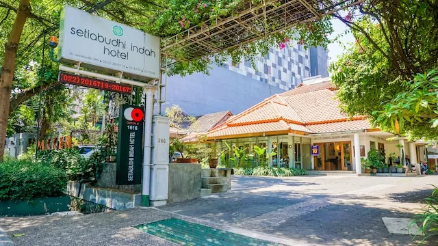 Capital O 1616 Setiabudhi Indah Hotel