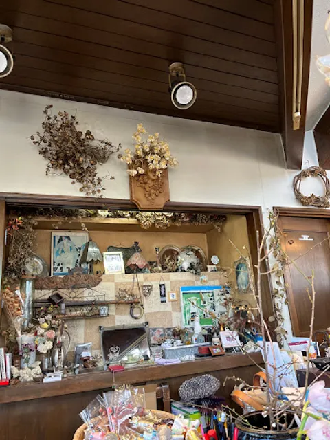 愛都梨絵（アトリエ）