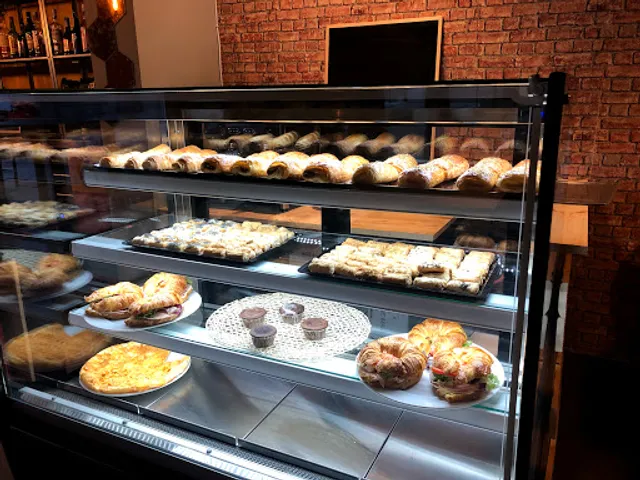 PARQUE by Grupo Dalia