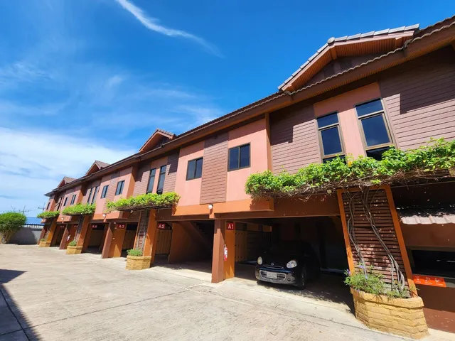 Hi End Hotel Sriracha