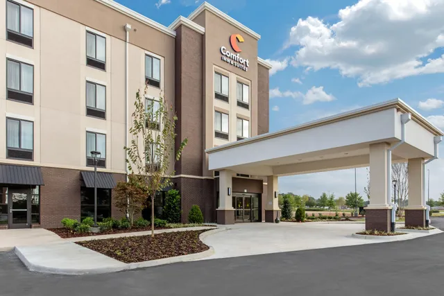 Comfort Inn and Suites - Crossplex Village
