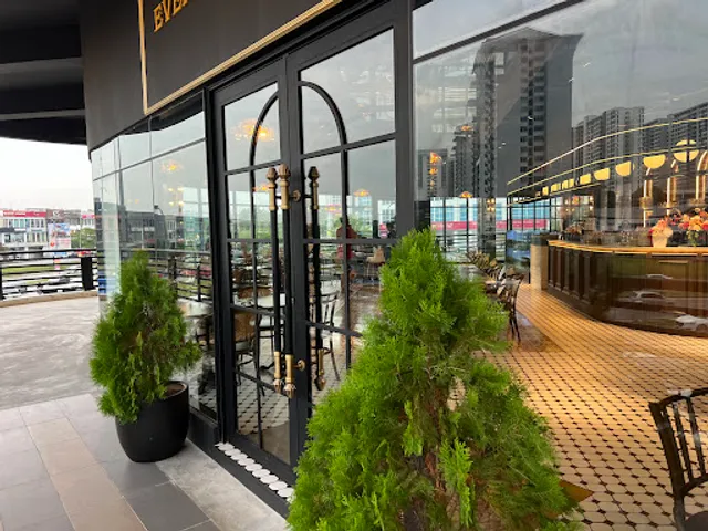 EVERYWHERE LOBSTER CLUB