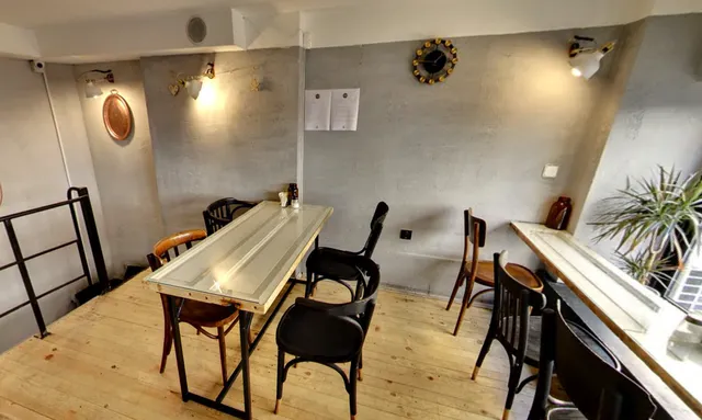 Мекица и Кафе (Mekitsa and Coffee)