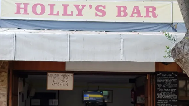 Holly's Bar