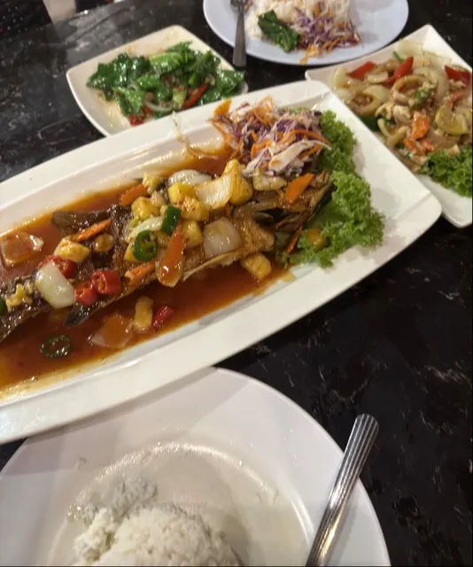 Restoran Thai Suwanna Phum