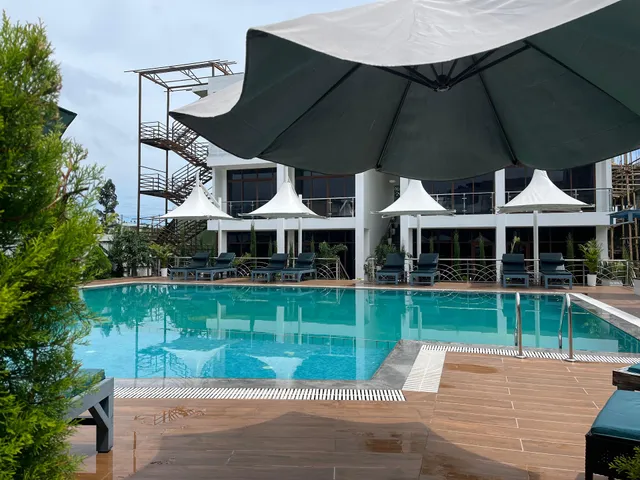 EMMONLANG RESORT & REDEEM RESTURANT