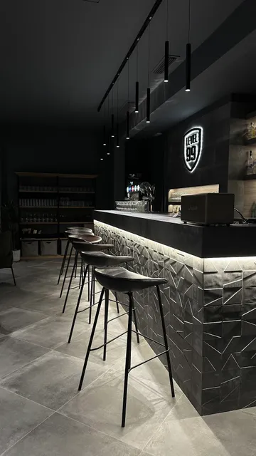 Level 99 lounge-bar