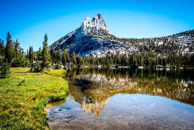 Cathedral Lakes Trailhead