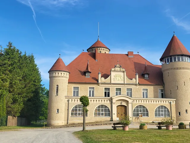 Remise & Westflügel Schloss Stolpe