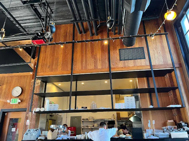 Queen's Louisiana Po-Boy Cafe