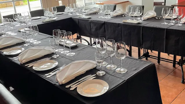 Zur alten Wache und Vinifera24 - Wein Delikatessen Vinothek Restaurant