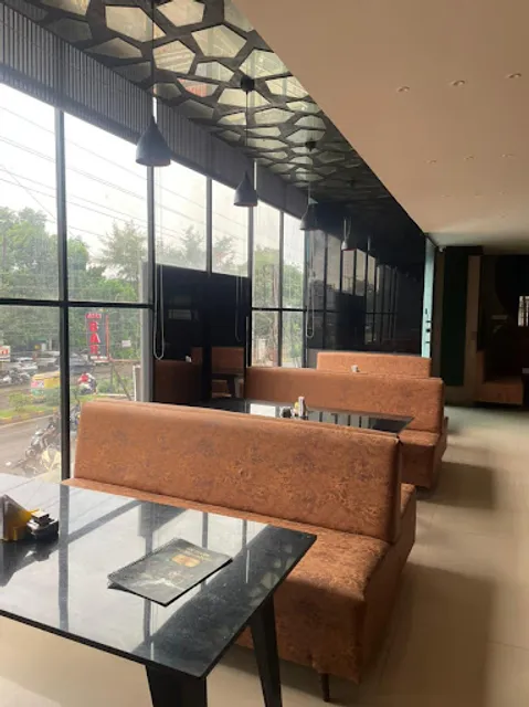 SERO *BAR & RESTAURANT*