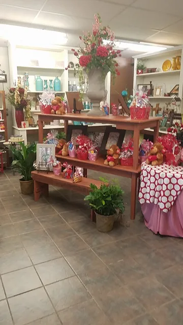 Flowers & Gifts of Pontotoc By Redele