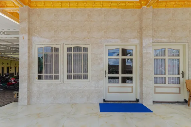 RedDoorz Plus @ Villa Bontes Batu