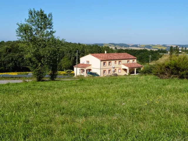 Gîtes des Camparros (Moulin, Tournesols) et chambre d'hôtes
