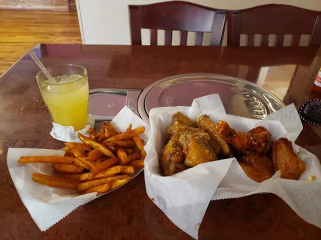 Lisa's Restaurant and Lounge