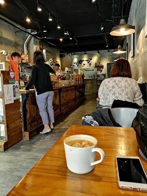 老窩咖啡館-中壢站前店
