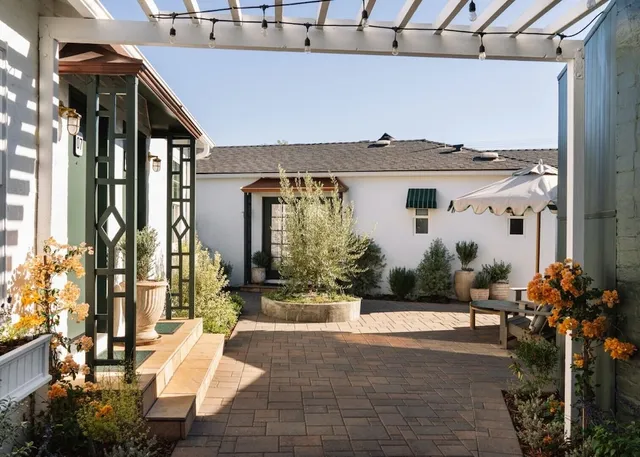 Le Petit Pali Brentwood