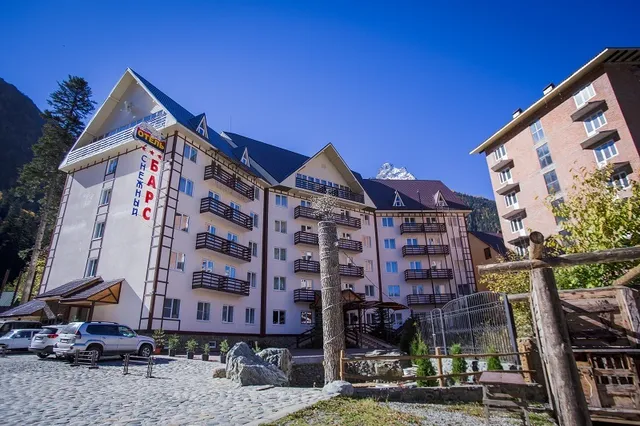 Snezhnyy Bars Dombai