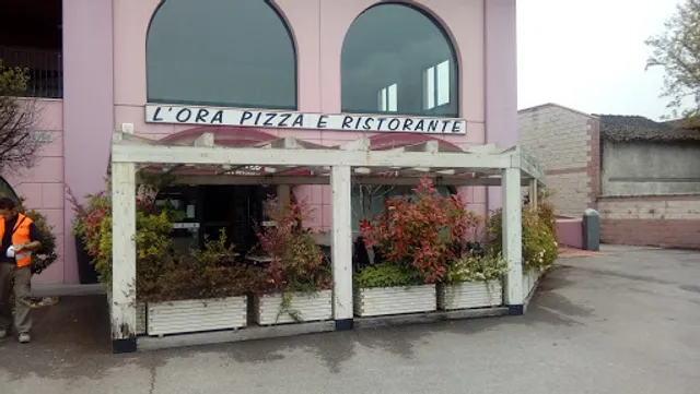 l' Ora pizzeria ristorante