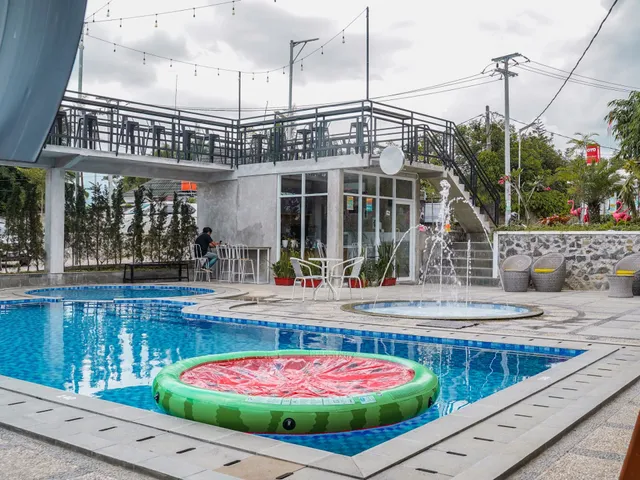 Bell's Place Hotel and Rooftop Restaurant