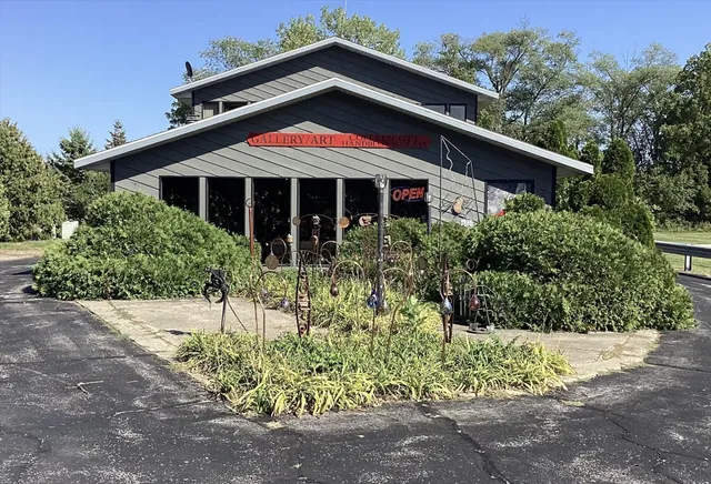 Gallery Art On 23 - Remains to be seen Memorials