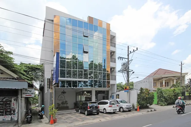 RedDoorz Plus @ Jl Jendral Sudirman Sukoharjo