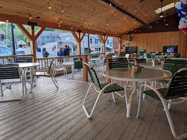 Frederick's Restaurant & Lng