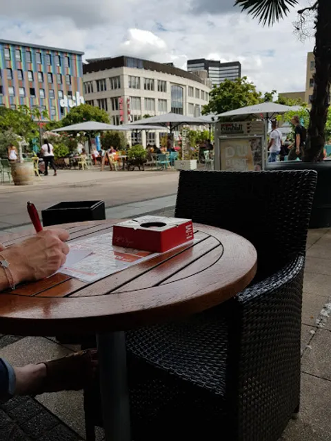 Cafe Extrablatt, Essen