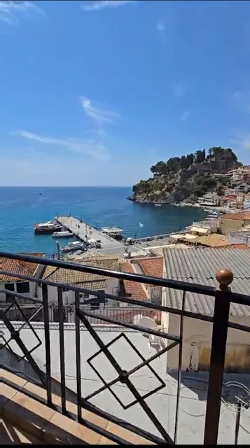 Petros Penthouse & Studios