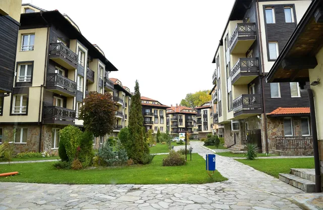 Hotel Bojur & Bojurland Apartment Complex