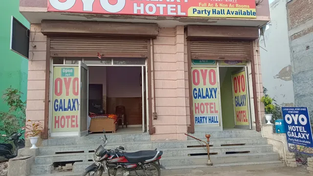 OYO Glaxy Hotel