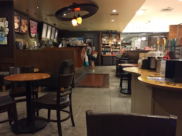 STARBUCKS Far Eastern Sogo Taipei Tianmu Shop
