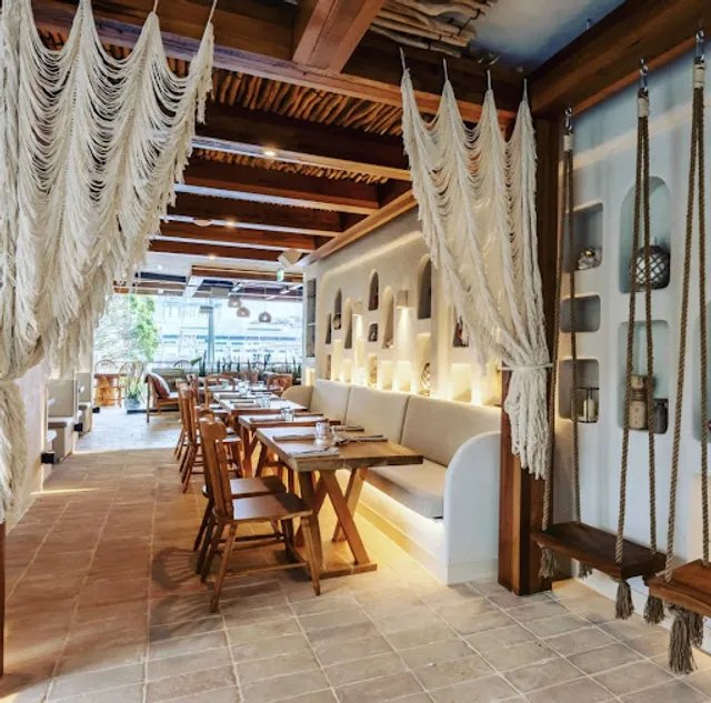 Alegre Bar and Dining