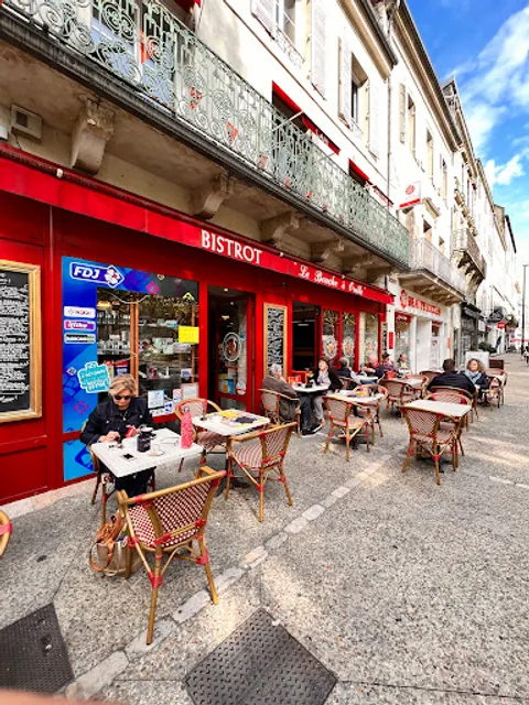 Le bouche à oreille