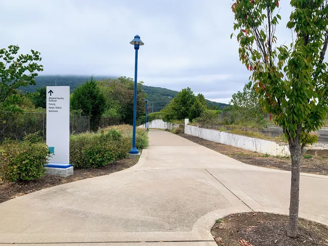 Chestnut Street Trailhead