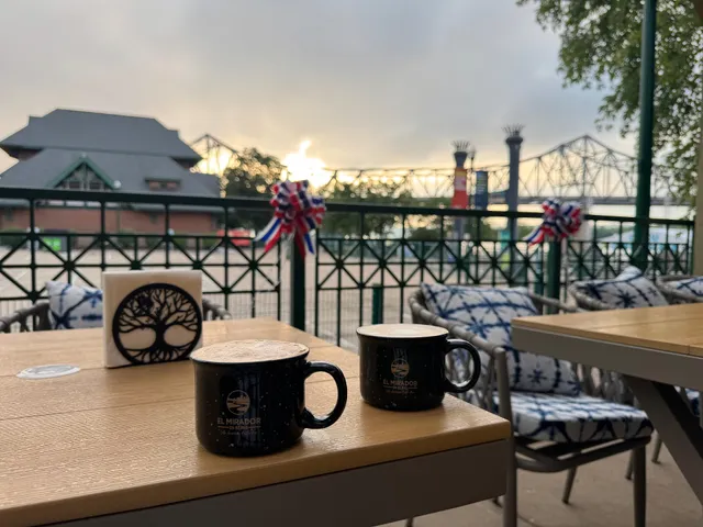 El Mirador En El Rio