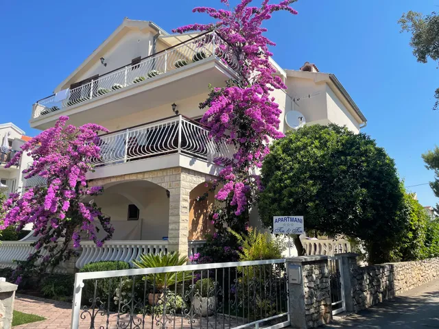 Apartments Tin & Tin