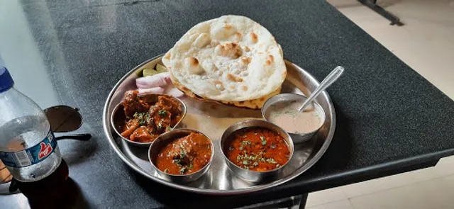 Hotel Yashraj lodging