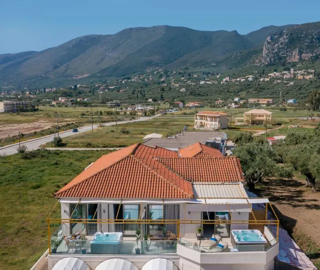 Aphrodite Suites & Studios