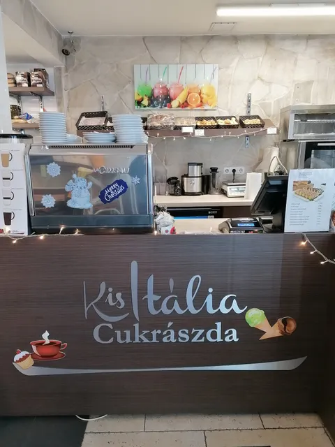 Kis Itália Cukrászda Kávézó